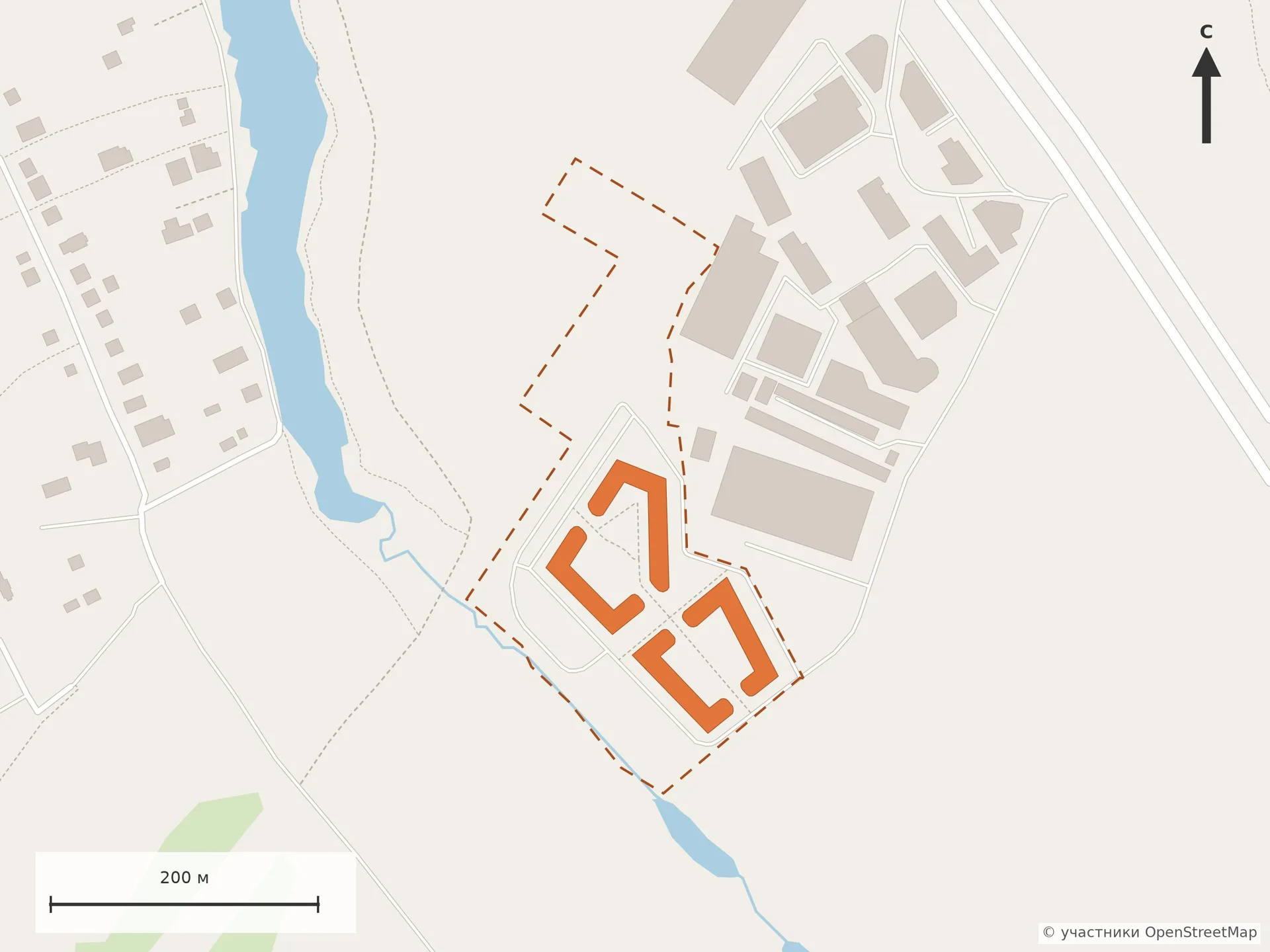 Схема OpenStreetMap: комплекс «Движение. Говорово» — два корпуса (выделены), граница участка пунктиром, Говоровский пруд